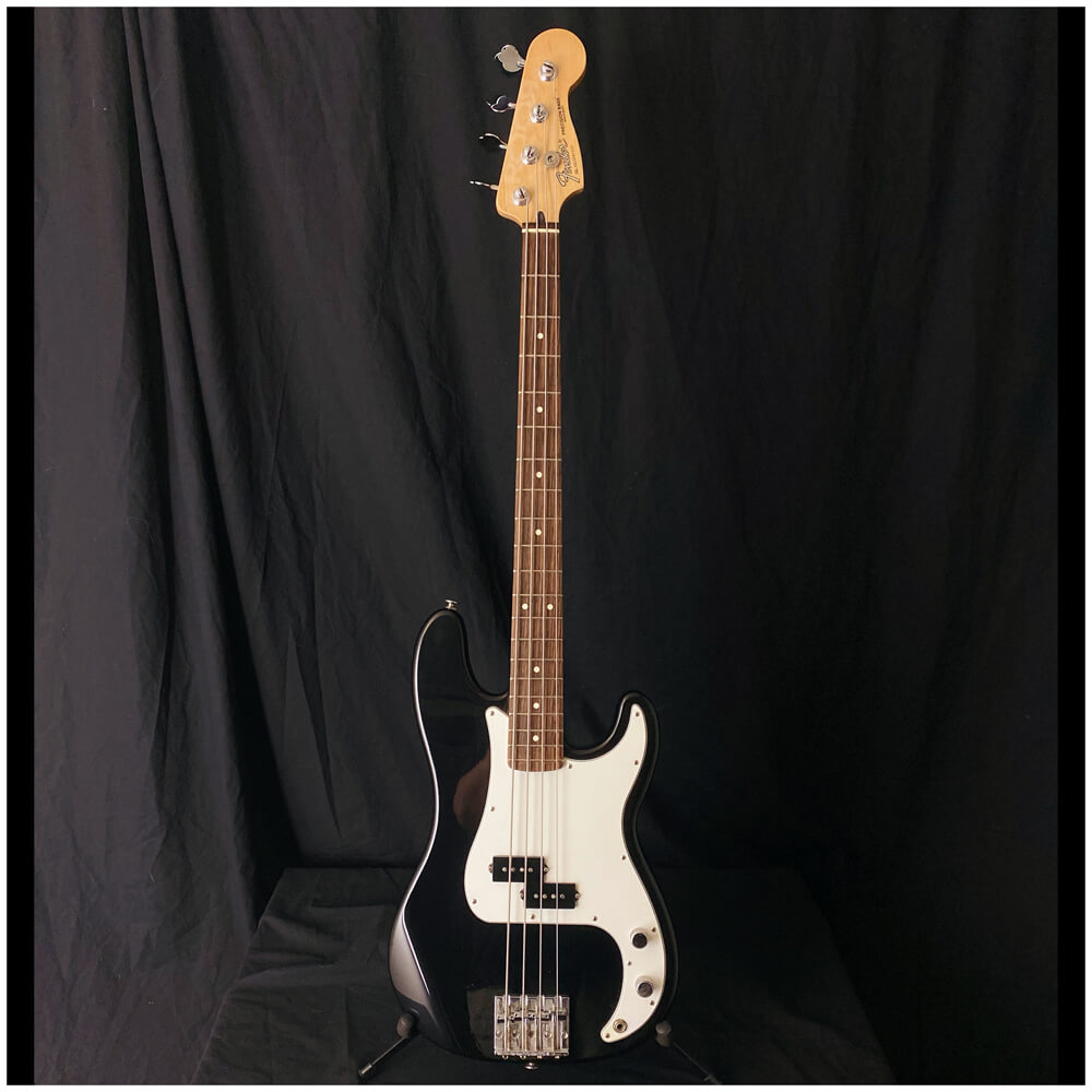 Fender Precision Bass, 2004, Made In Mexico (MIM) – USED – Aliens